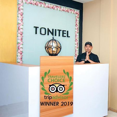 Tonitel Hotel Malioboro Jogjakarta Buitenkant foto