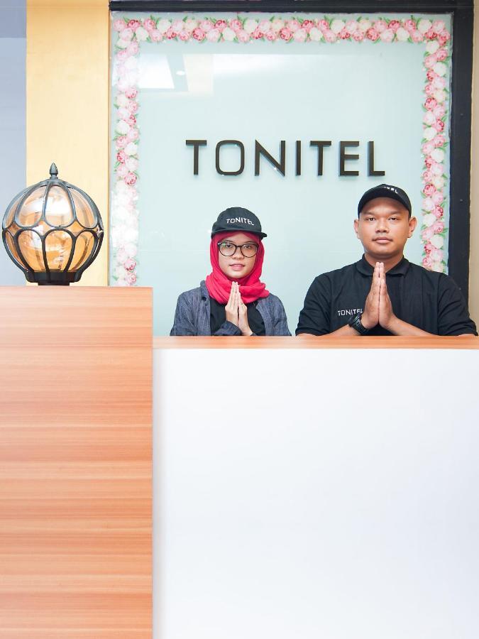 Tonitel Hotel Malioboro Jogjakarta Buitenkant foto