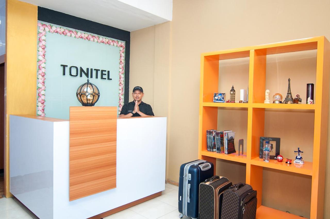 Tonitel Hotel Malioboro Jogjakarta Buitenkant foto