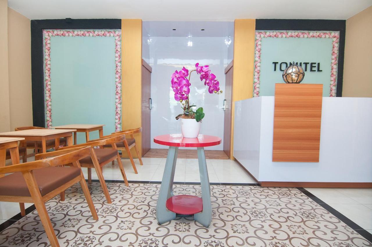 Tonitel Hotel Malioboro Jogjakarta Buitenkant foto