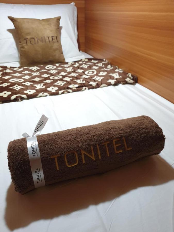 Tonitel Hotel Malioboro Jogjakarta Buitenkant foto