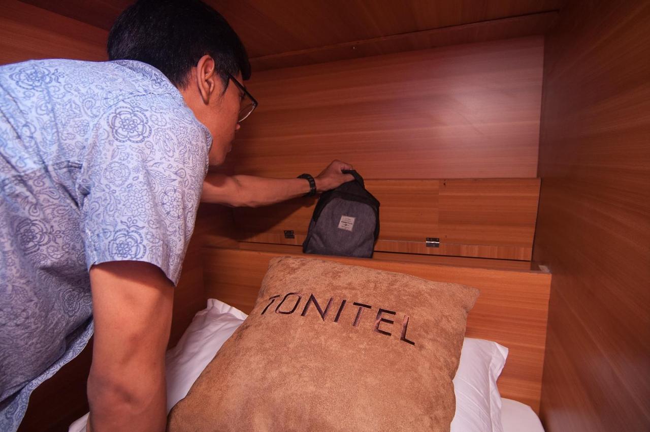 Tonitel Hotel Malioboro Jogjakarta Buitenkant foto